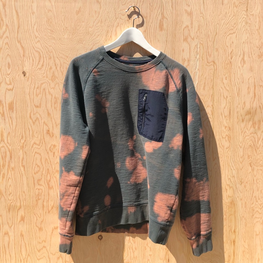 Bleached crew neck sweatshirt